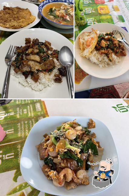 ป้ามสหมาย อาหารตามสั่ง หมู่บ้าน P.M.Y