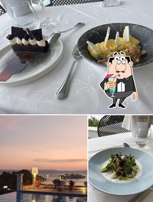 Four Elements Bar & Restaurant