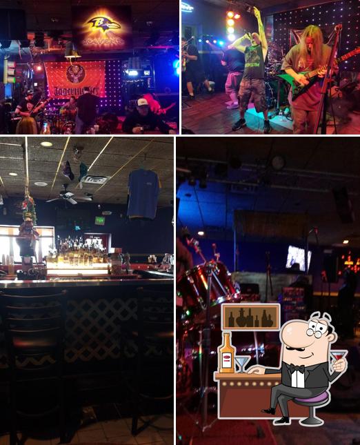 Dick's Famous Halfway Inn