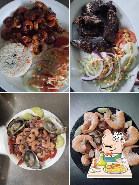 Mariscos Cocacolo 10-28