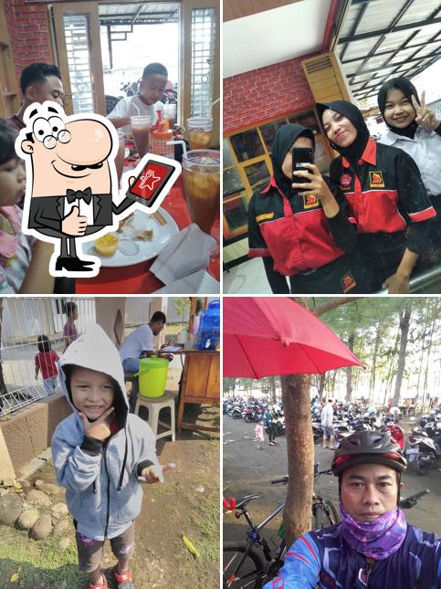 Rocket Chicken Warungasem