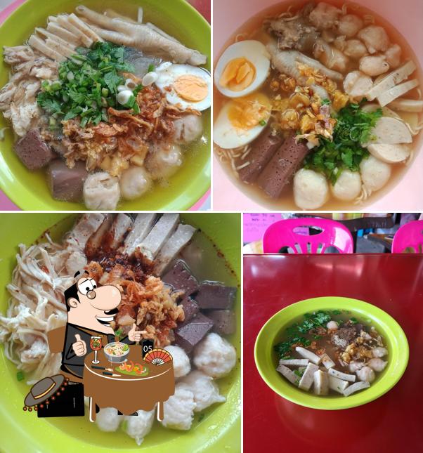 ร้าน หญิง หญิง ก๋วยจั๊บญวน รสเด็ด