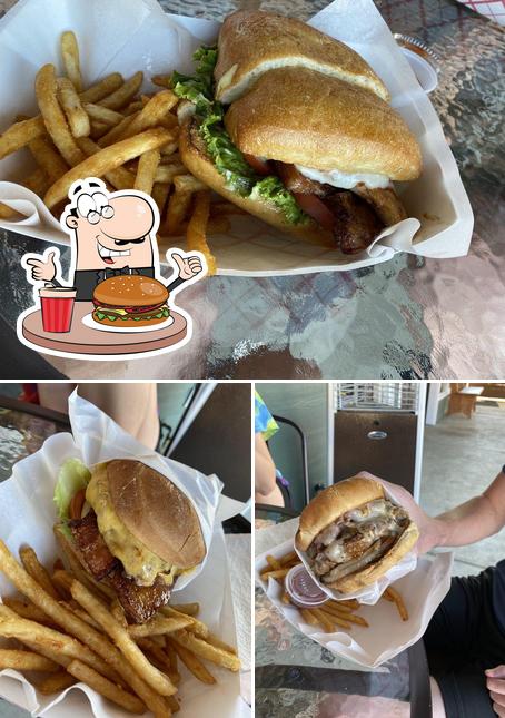 Burgers and Q Food Trailer