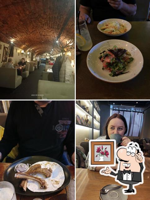 Посмотрите на внутренний интерьер "Доброго грузина"