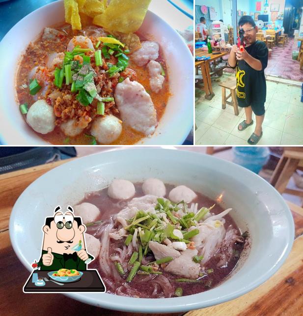 ก๋วยเตี๋ยวแชมป์ บ้านาหนอง