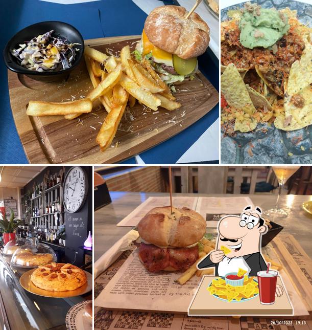 Moon lounge&burgers