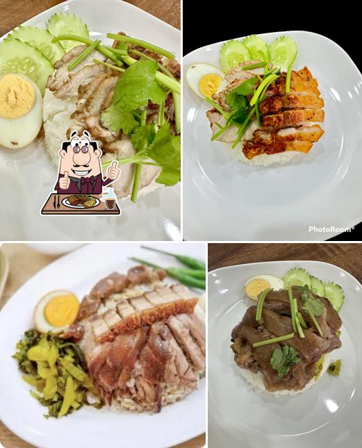 ร้านข้าวขาหมูแม่ศรี เจ้าเก่า สาขาเดียวเท่านั้น