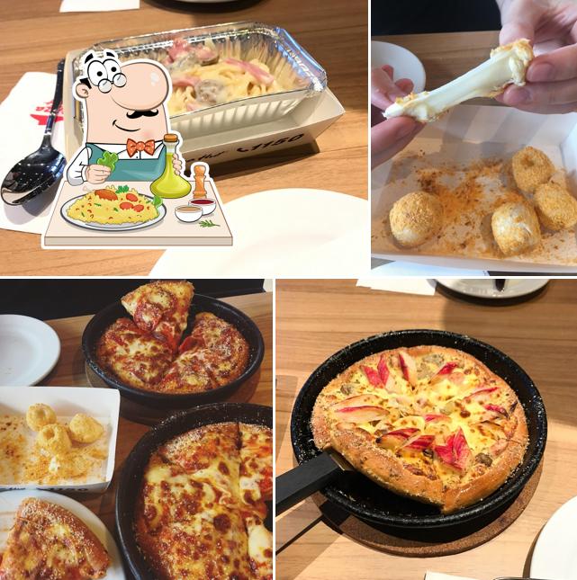 Pizza Hut Sriracha