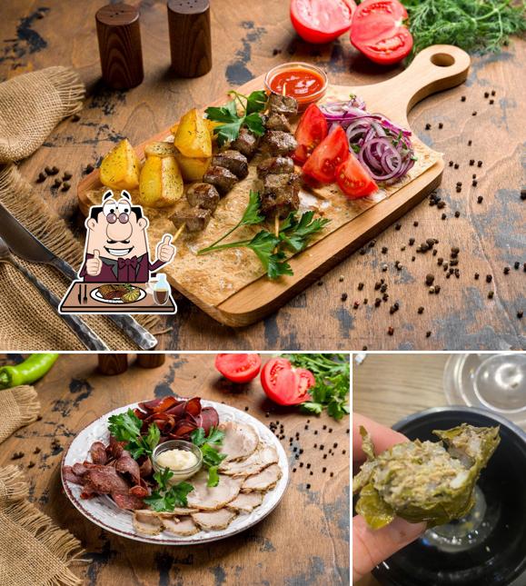 Попробуйте блюда из мяса в "Тбилисоба Грузинский Вкус"