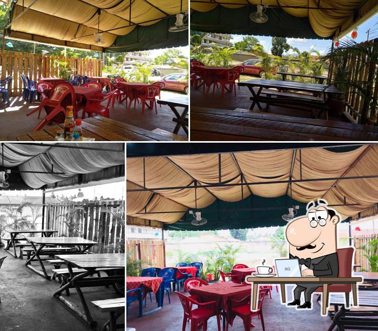 The New Ricky’s Cafè