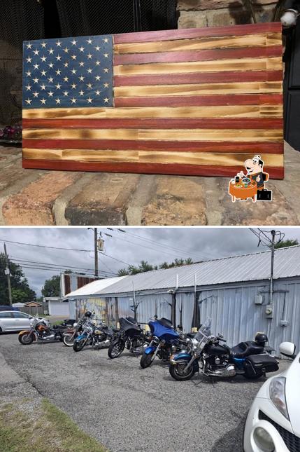 Frog's Bar