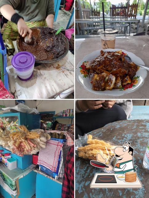 Rujak Warung Biru "Bu Rini"