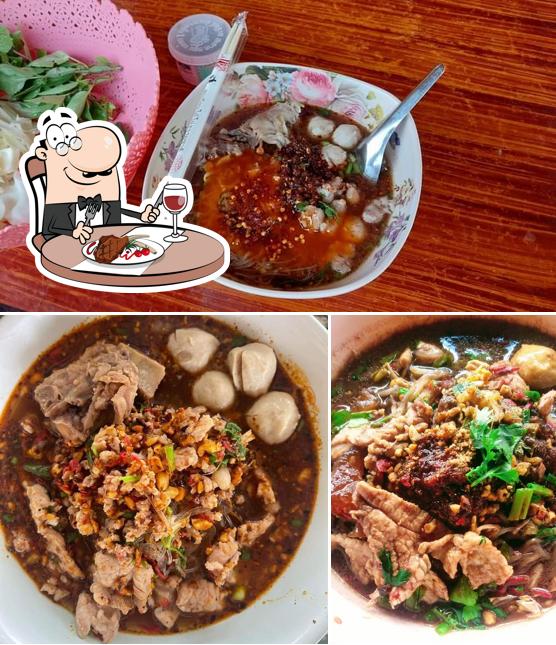 ก๋วยเตี๋ยวแม่หมิวร้อยร้าน