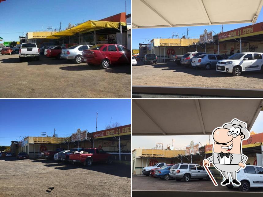 La Rueda Tacos "desde 1990"