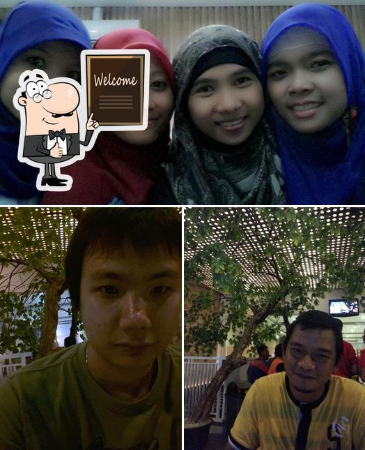 Green Palm Resto & Cafe