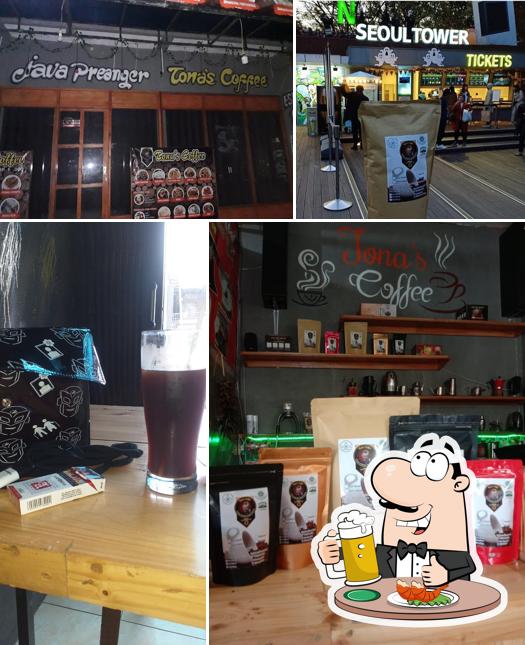Tona's Kedai Kopi