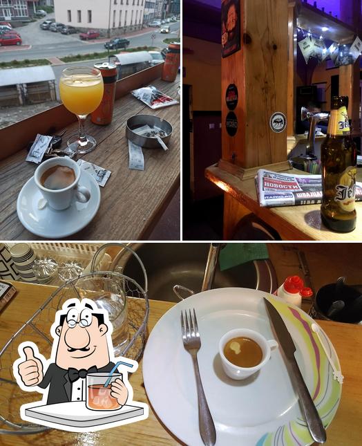 CAFE BAR "42"