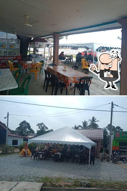 Roti Canai Tok Bilal Kari Kepala Kambing