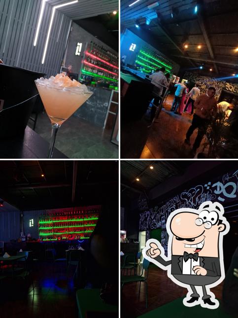 Hits Karaoke Club