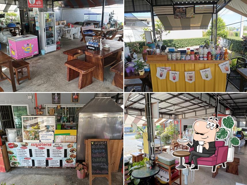 ข้าวกะเตี๋ยว & เปิ่นกาแฟโบราณ (ข้างปั๊มแก๊ส PTT สาขานางบวช)