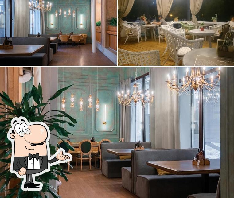 Посмотрите на внутренний интерьер "Osteria Mario"
