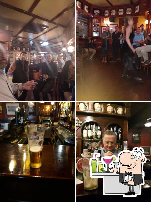 Power's Pub, Bar, Lounge & Beer Garden