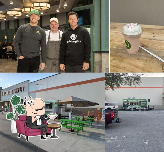 Wahlburgers