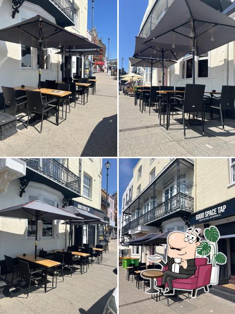 Royal Oak Cafe & Bar