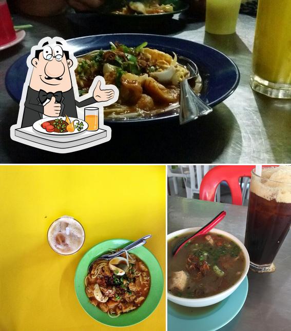 Abdullah Bacha Mee Rebus & Rojak