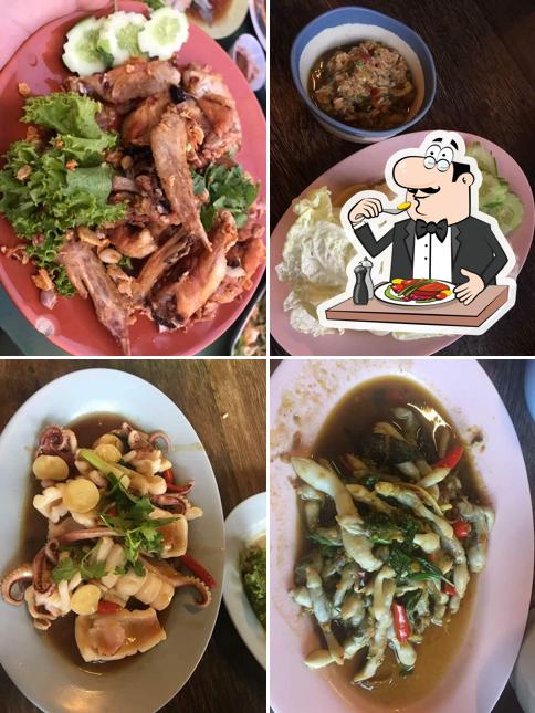 ร้านอาหารบ้านริมเขื่อน ตลาดน้ำอัมพวา