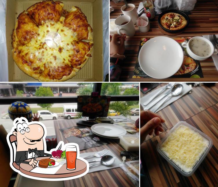 Pizza Hut Restaurant Meru Raya