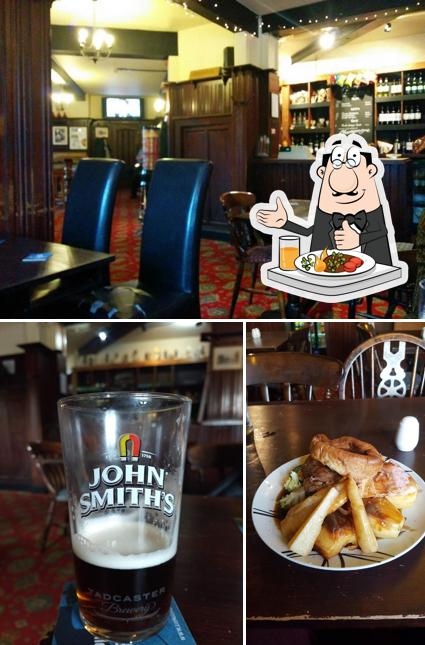 Three Horseshoes