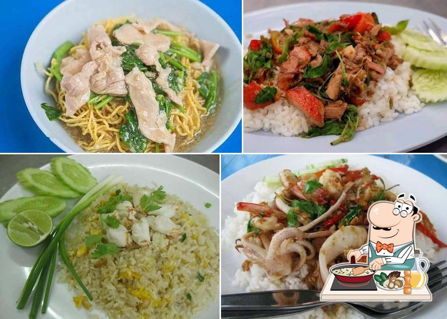 เป็นหนึ่ง ราดหน้ายอดผัก