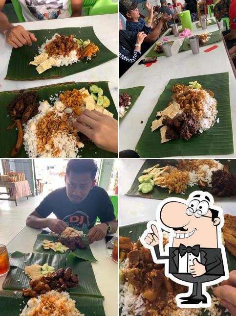 Yazid Nasi Daun Pisang
