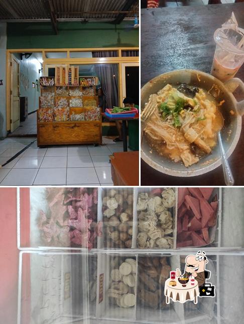 Seblak Prasmanan Mak Pina