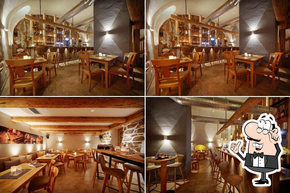 UNIKUM Bar + Lounge