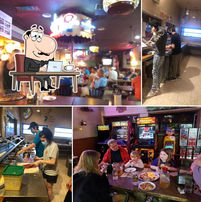 Fun House Pizza & Pub