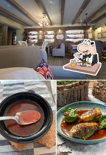 Посмотрите на это фото, где видны еда и столики в Мама Лена