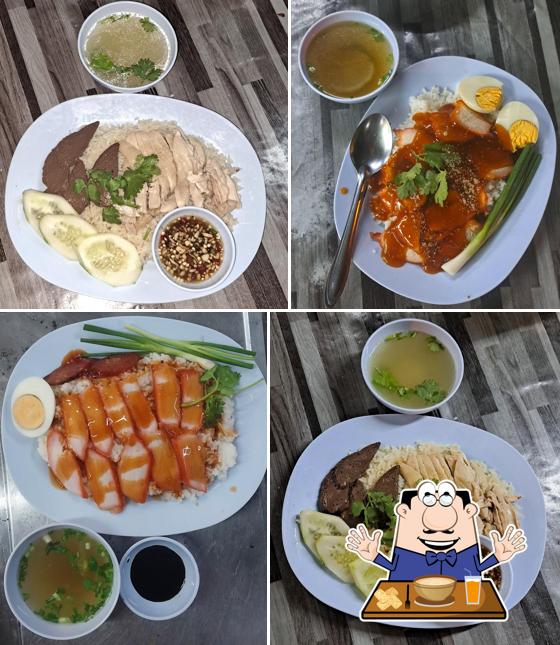 ร้าน D แวะถัวะ ชายสี่บะหมี่เกี๊ยว อารหารตามสั่ง ก๋วยเตี๋ยวเนื้อลูกชิ้นเอ็นแชมป์