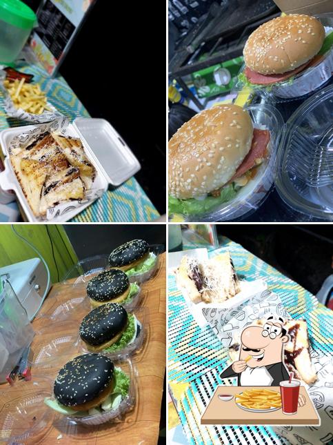 Booth Little Paradise Manado Snacks & Drinks Tatelu