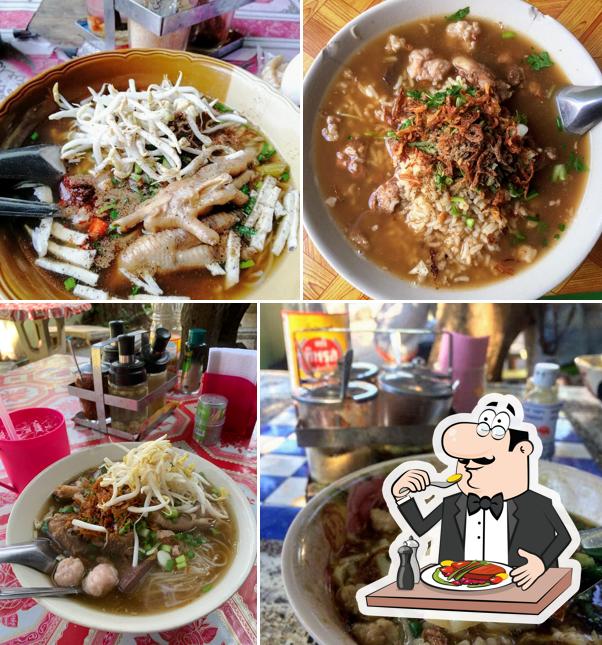 ก๋วยจั๊บแม่ไก่ต๊อก