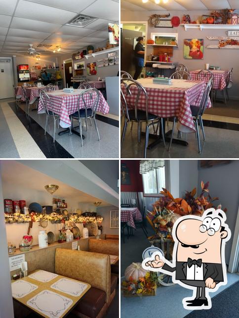 Mona`s Red Barn Cafe