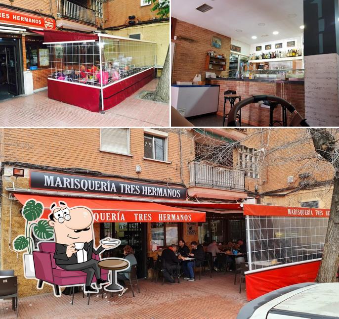 Bar Marisquería Tres Hermanos