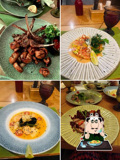 Еда в "Ресторане Seasons"