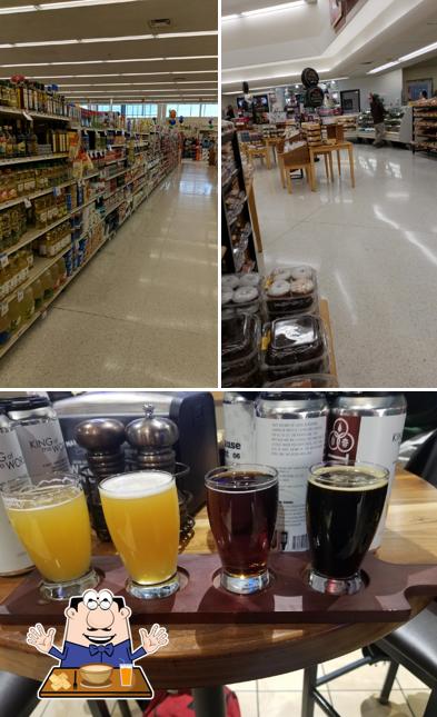 Hy-Vee Grocery Store