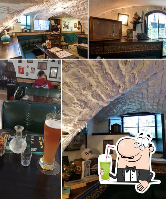 Насладитесь напитками из бара "Beer House"