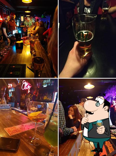 Britney bar