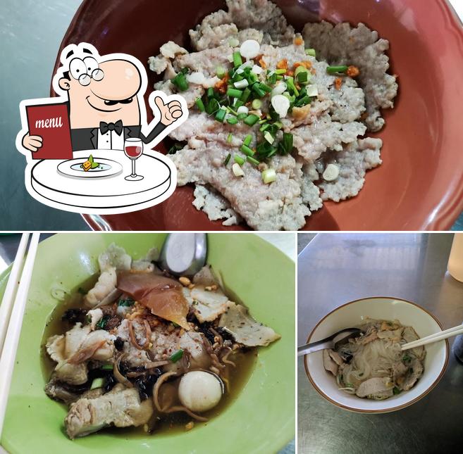 ก๋วยเตี๋ยวหมูบ้านบึง กม.7 เจ๊ฝน