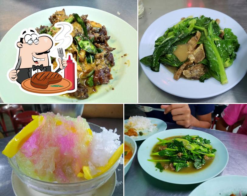 Somboon restaurant (night market)