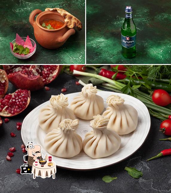 Еда и пиво - все это можно увидеть на этой фотографии из Хинкальная-Ламадjo